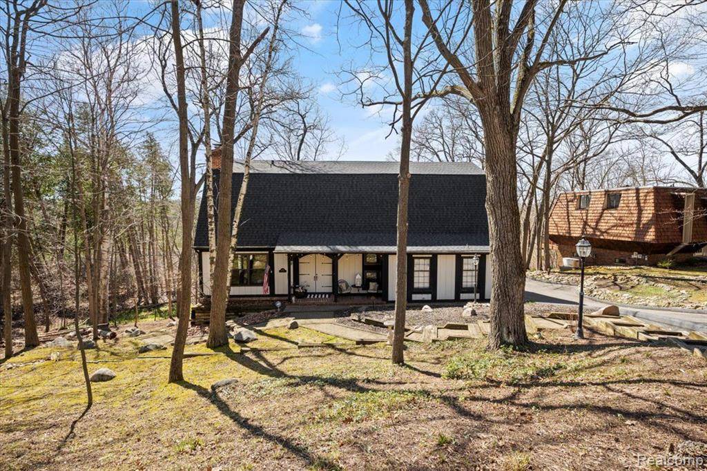 Clarkston, MI,6885 DEERHILL Drive