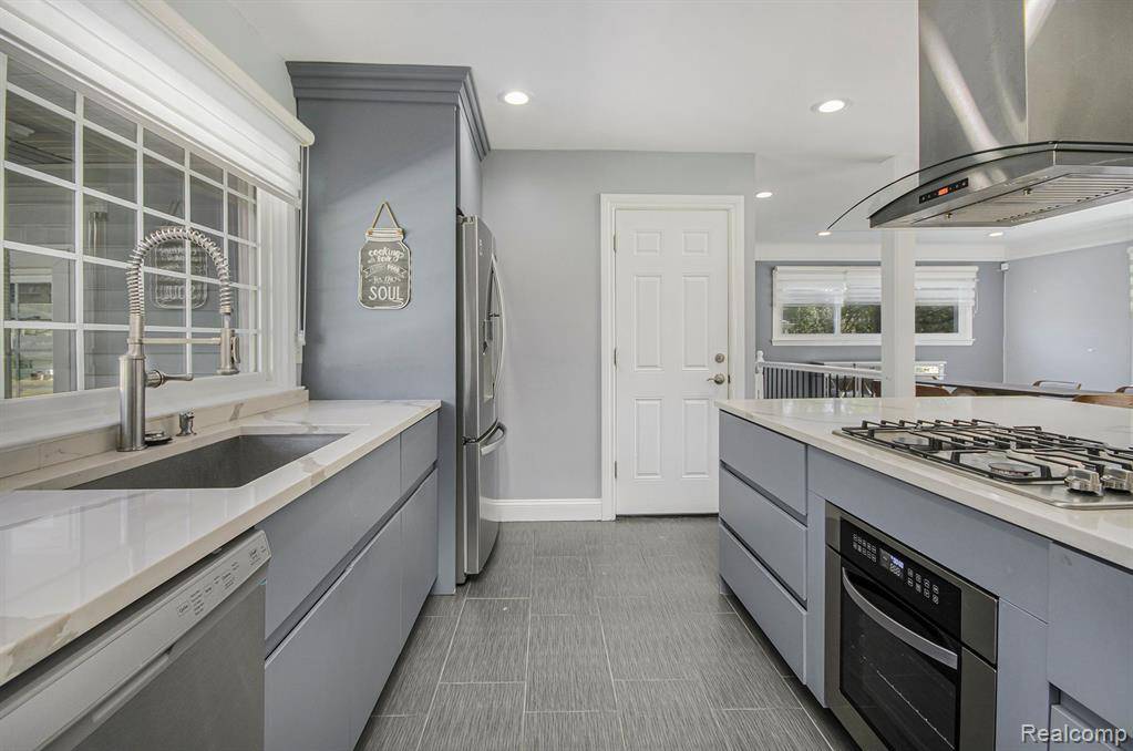 Bloomfield Hills, MI 48302,2373 RUTHERFORD Road