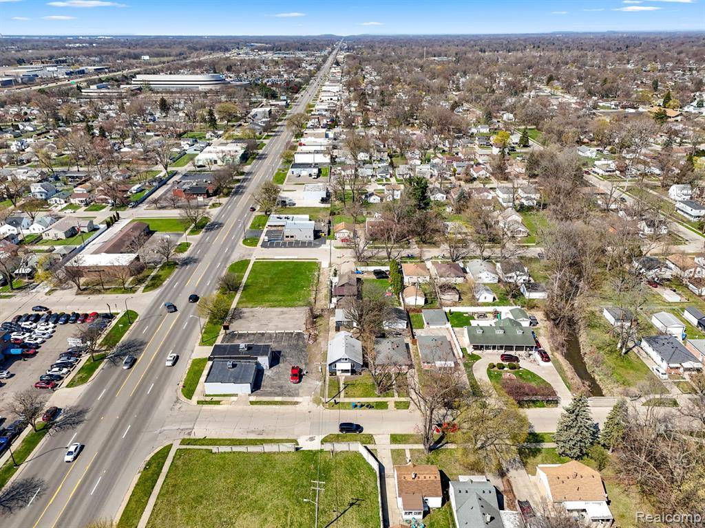 Dearborn Heights, MI 48125,5692 JACKSON Street