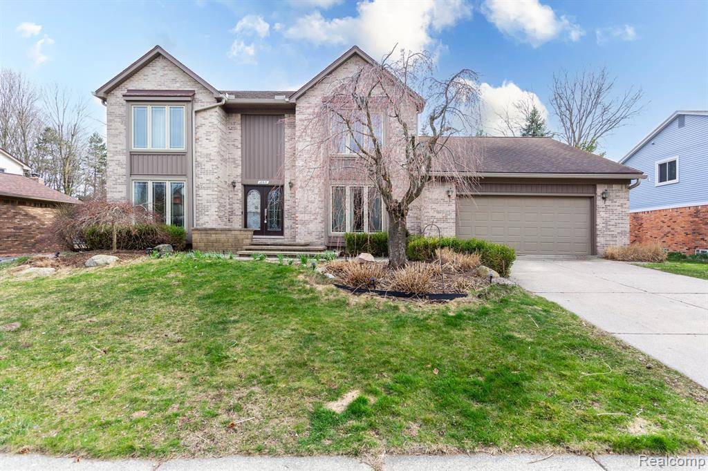 Novi, MI,45515 EMERALD FOREST Drive