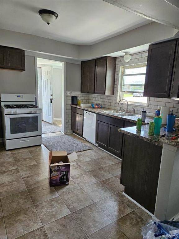 Saint Clair Shores, MI 48082,22419 HOFFMAN Street