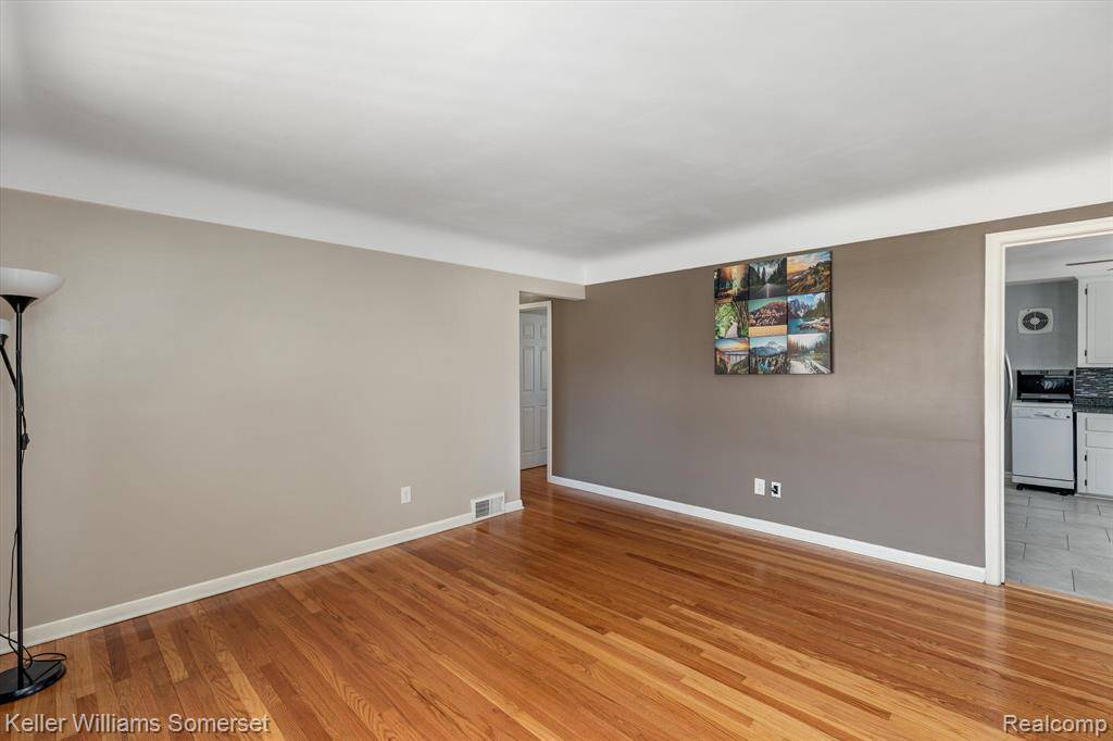 Livonia, MI 48150,9974 MERRIMAN Road