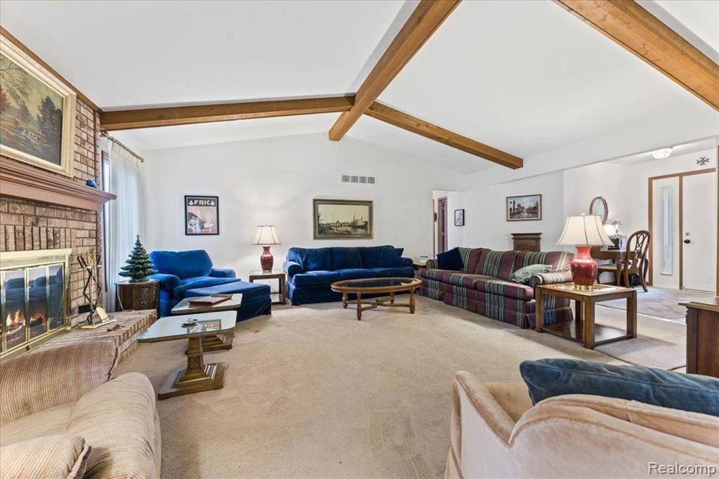 Clinton Twp, MI 48038,40643 WOODSIDE Drive