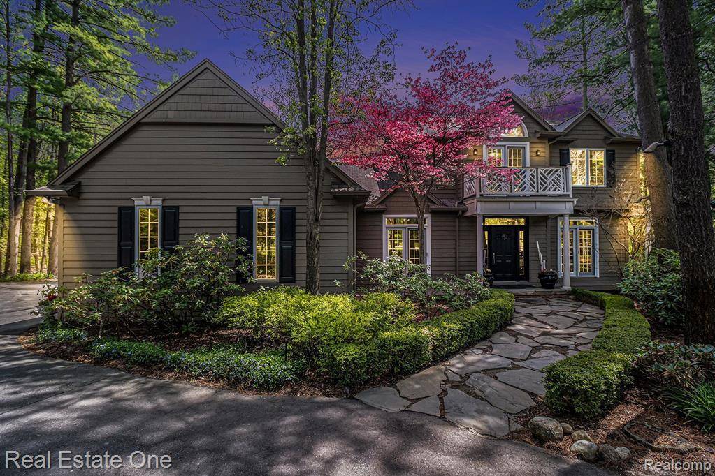 Rochester, MI 48306,975 PINE NEEDLE Trail