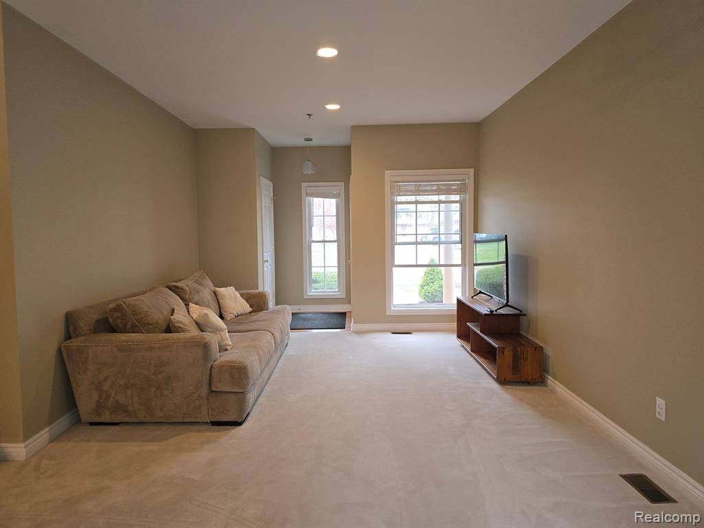 Canton, MI 48187,45645 GRAYSTONE Lane