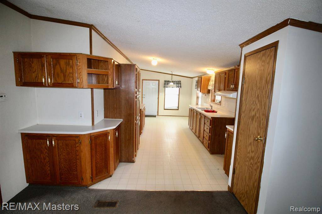Romulus, MI 48174,17863 HAZEL