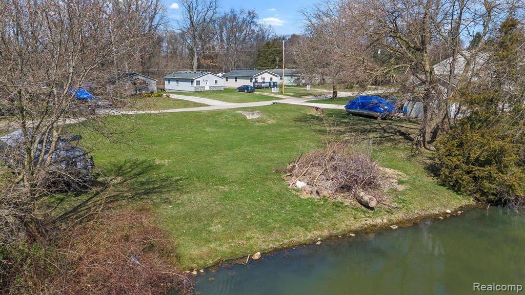 Pinckney, MI 48169,8431 BAUDINE Road