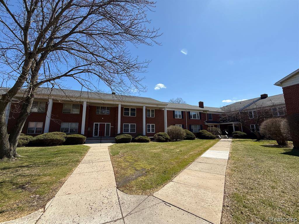 Farmington Hills, MI 48334,27654 E ECHO Valley