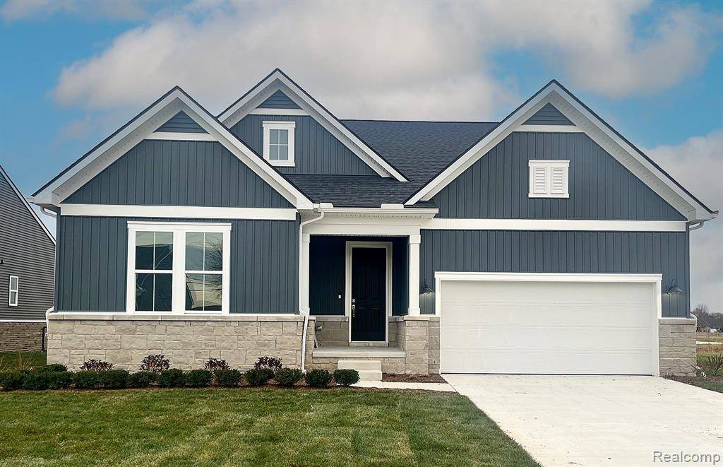 Macomb, MI 48044,20384 Banbury Court