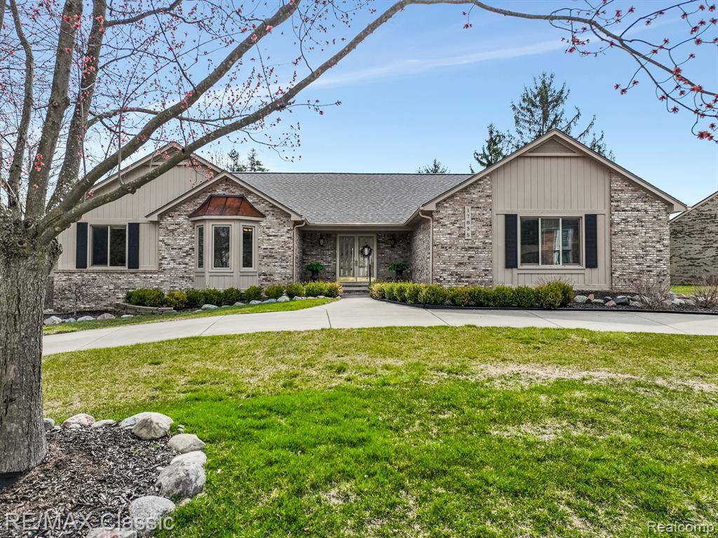 Northville, MI 48168,17835 MAPLE HILL Drive