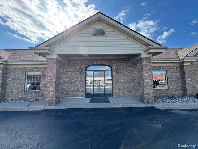 Waterford, MI 48327,6909 HIGHLAND Road