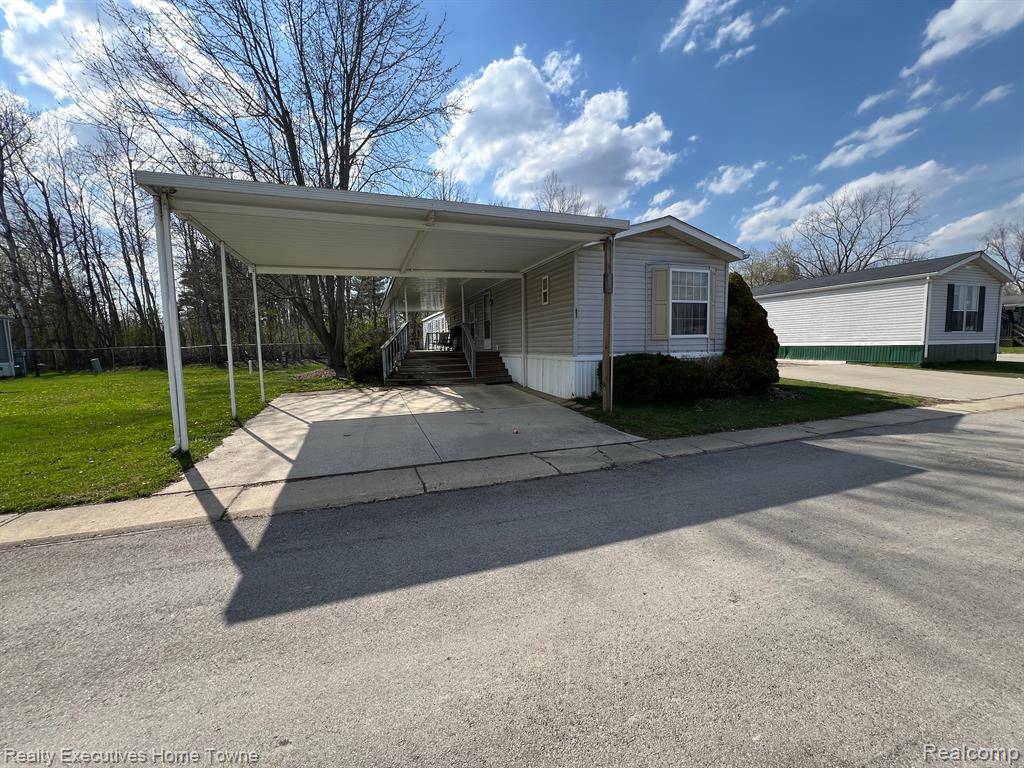Brown, MI 48416,7168 MAPLEVIEW W Circle