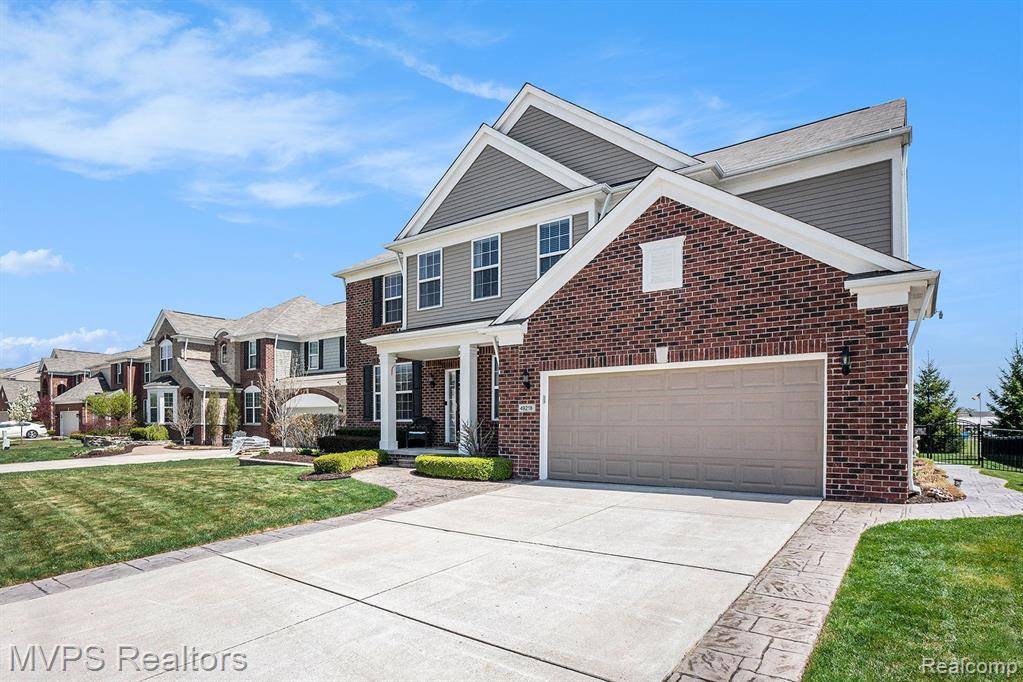 Macomb, MI 48044,49218 CAMAROSA Lane
