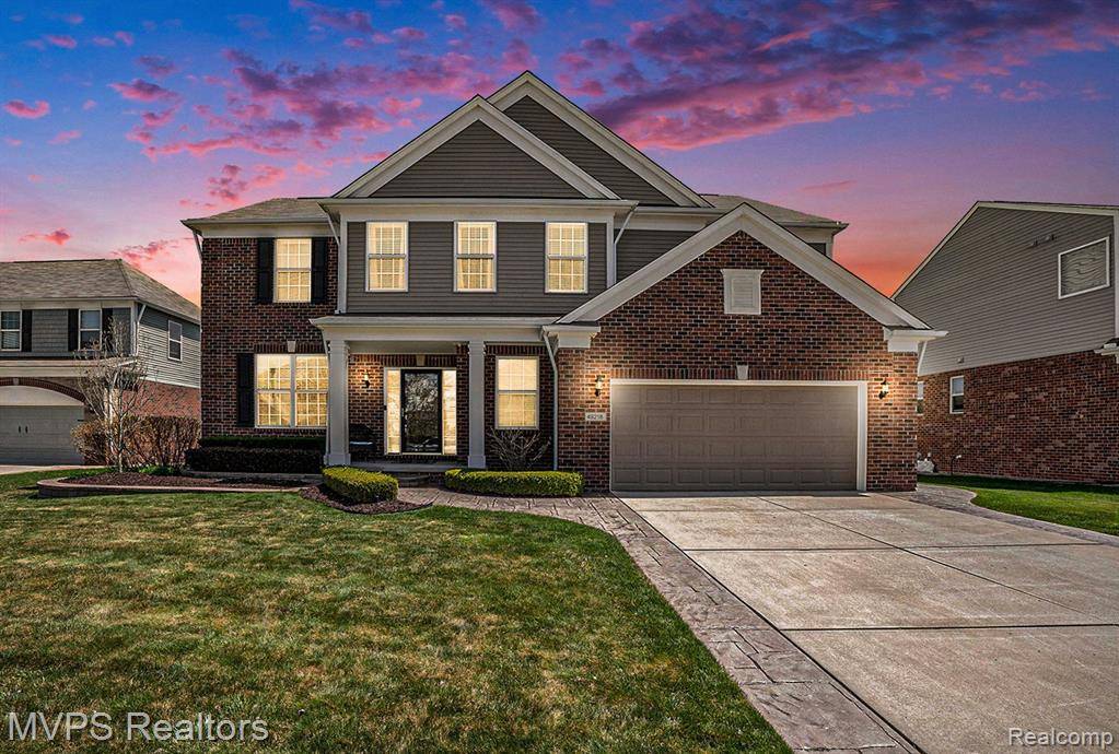 Macomb, MI 48044,49218 CAMAROSA Lane