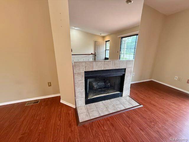 Farmington Hills, MI 48331,38957 COUNTRY Circle