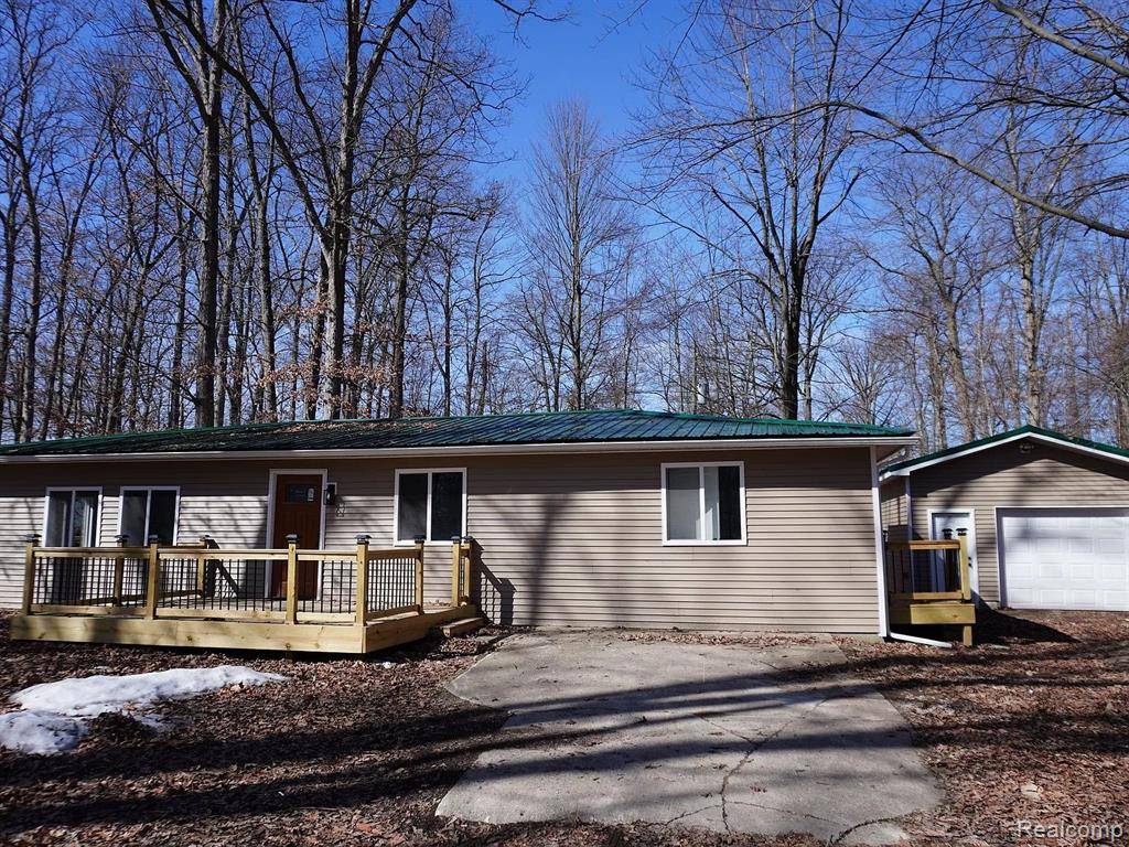 Columbiaville, MI 48421,631 PINE Drive