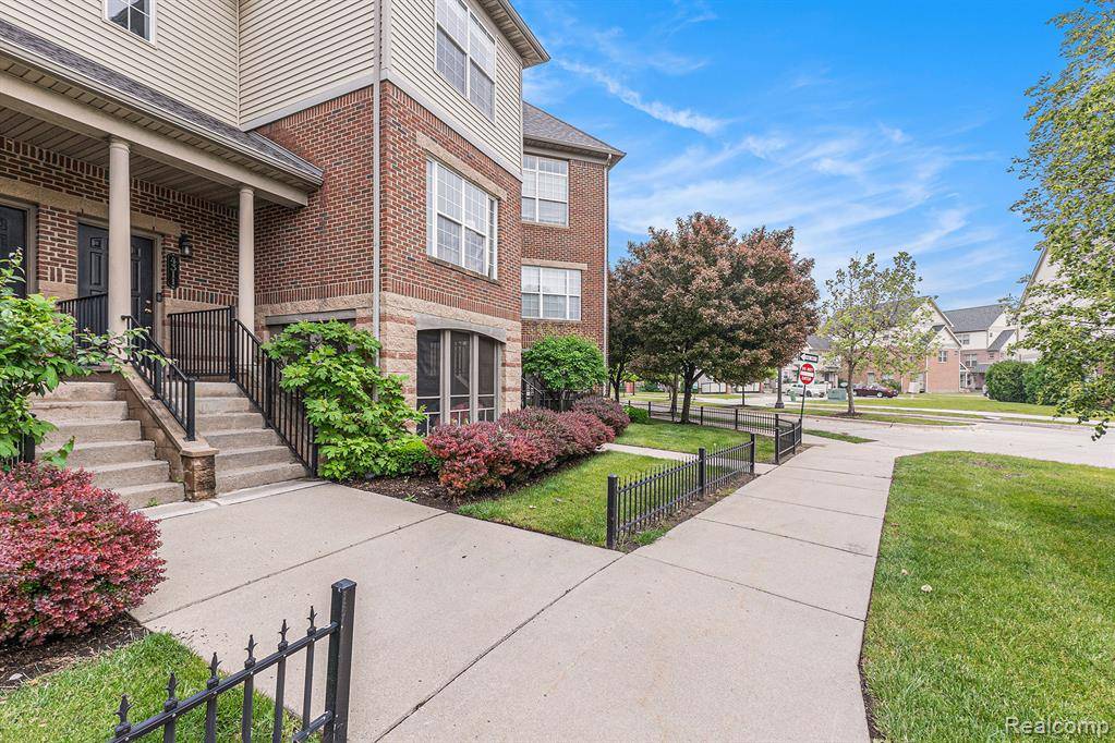 Detroit, MI 48201,4311 MIRACLES Boulevard