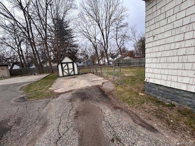 Waterford, MI 48328,98 S TILDEN Avenue