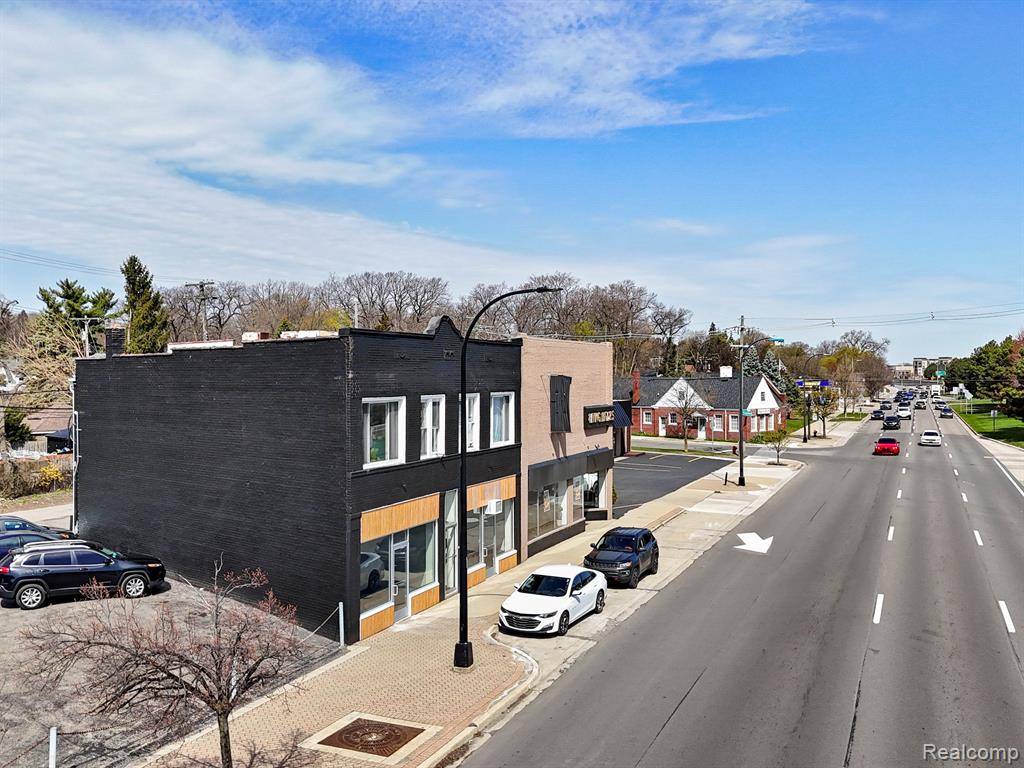 Ferndale, MI 48220,23525 WOODWARD Avenue