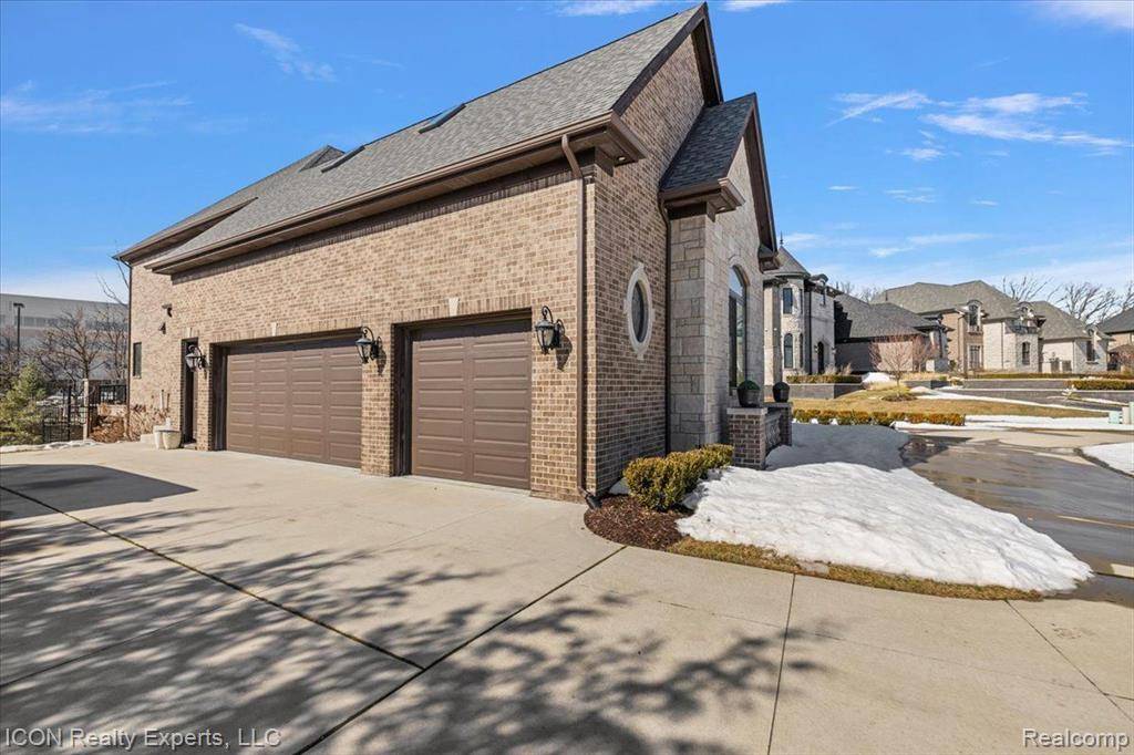 Rochester Hills, MI 48309,3888 THATCHER Drive