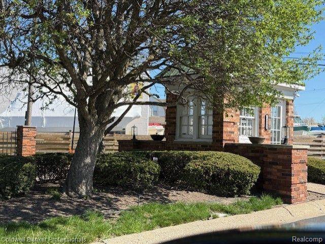 Saint Clair Shores, MI 48080,103 RIVIERA Drive