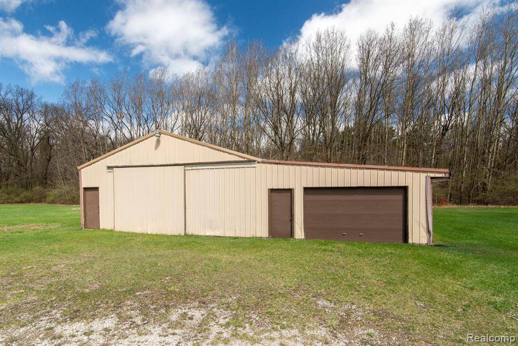 Pinckney, MI 48169,17144 ROSE HILL Road