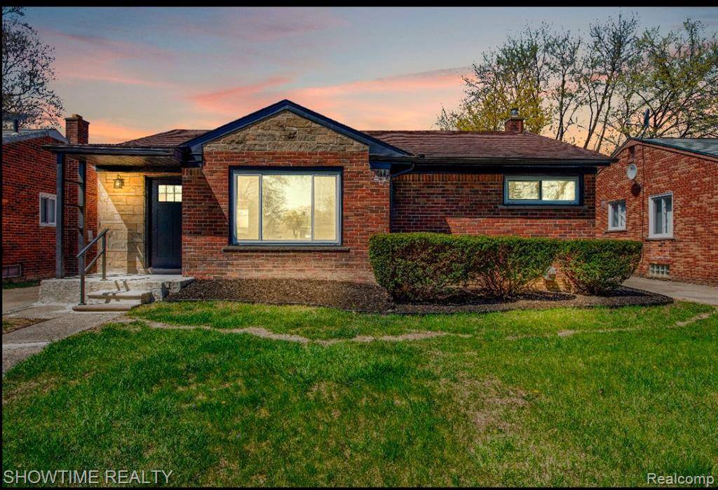 Oak Park, MI 48237,24281 KENOSHA Street