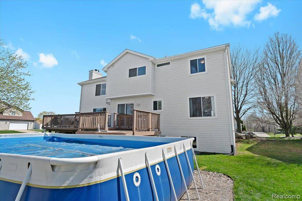 Grand Blanc, MI 48439,1170 DEER CREEK Trail