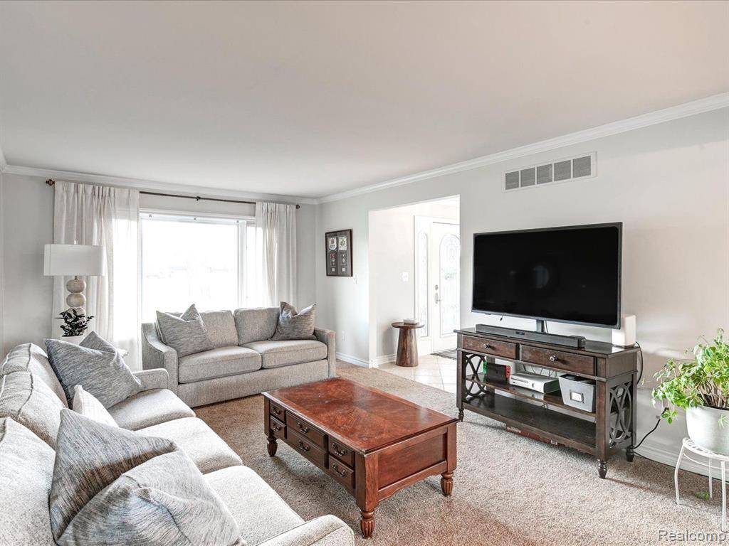 Fort Gratiot, MI 48059,1175 WATSON Street