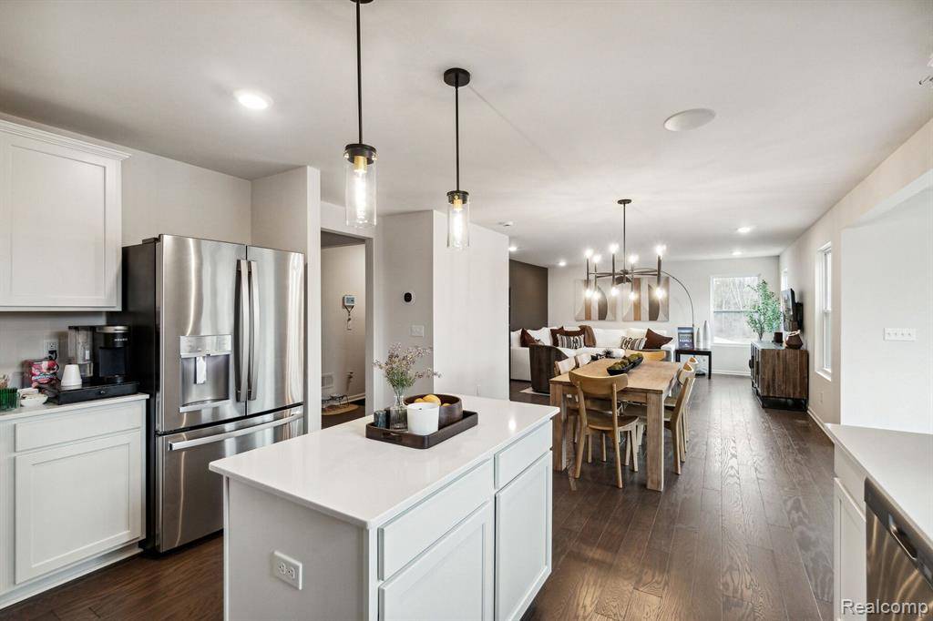 Holly, MI 48442,380 EDGE BROOK Drive