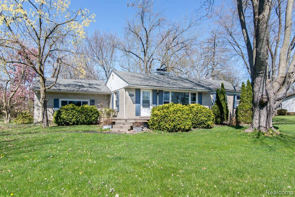 Farmington Hills, MI 48336,24399 Springbrook Drive