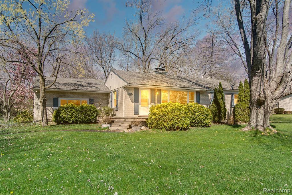 Farmington Hills, MI 48336,24399 Springbrook Drive