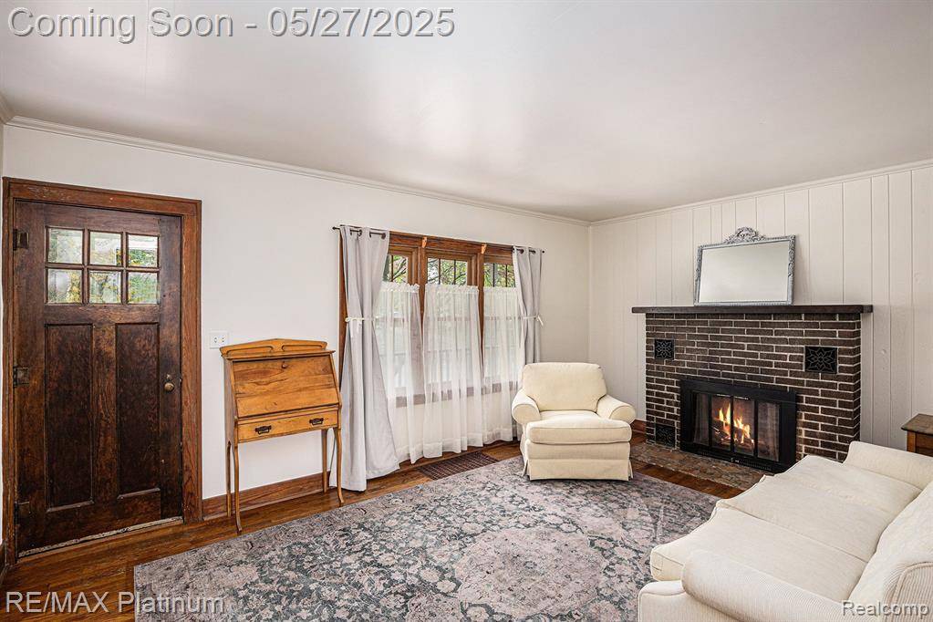 Fenton, MI 48430,110 W SOUTH HOLLY Road