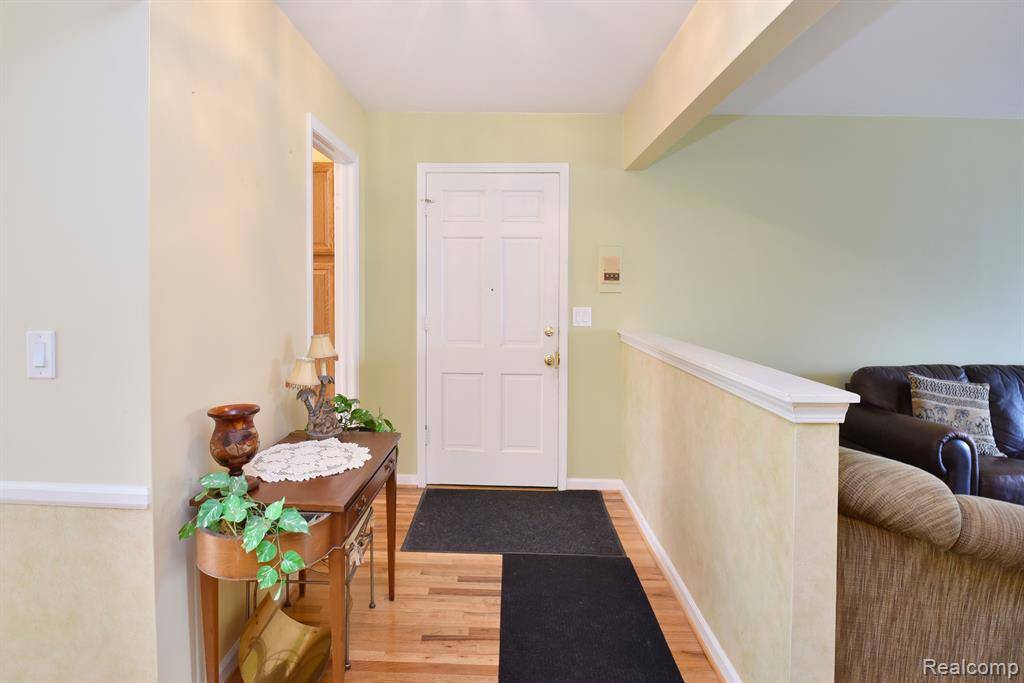 Bloomfield Hills, MI 48301,650 TRAILWOOD Path