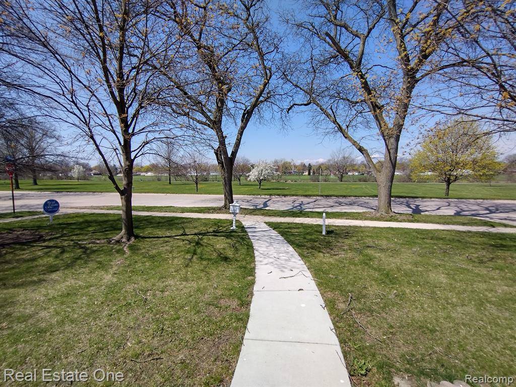 Trenton, MI 48183,1981 WESTFIELD Road