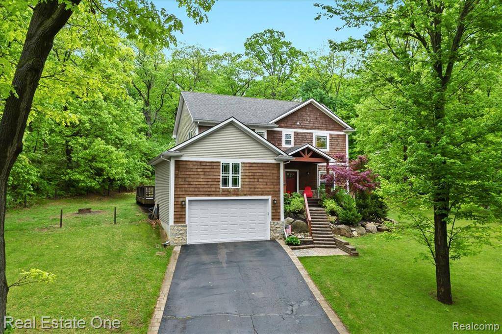 Brighton, MI 48116,9327 VAN ANTWERP Road