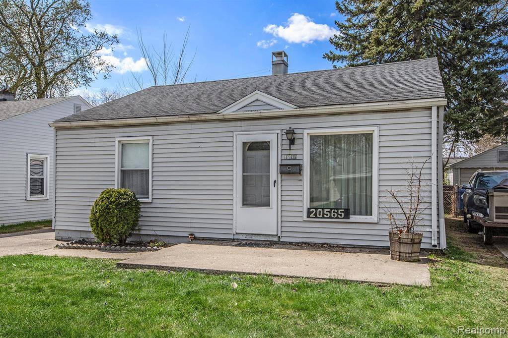 Redford, MI 48240,20565 POINCIANA