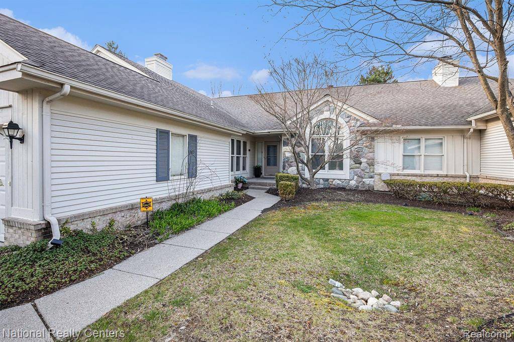 West Bloomfield, MI,7529 DANBURY Drive