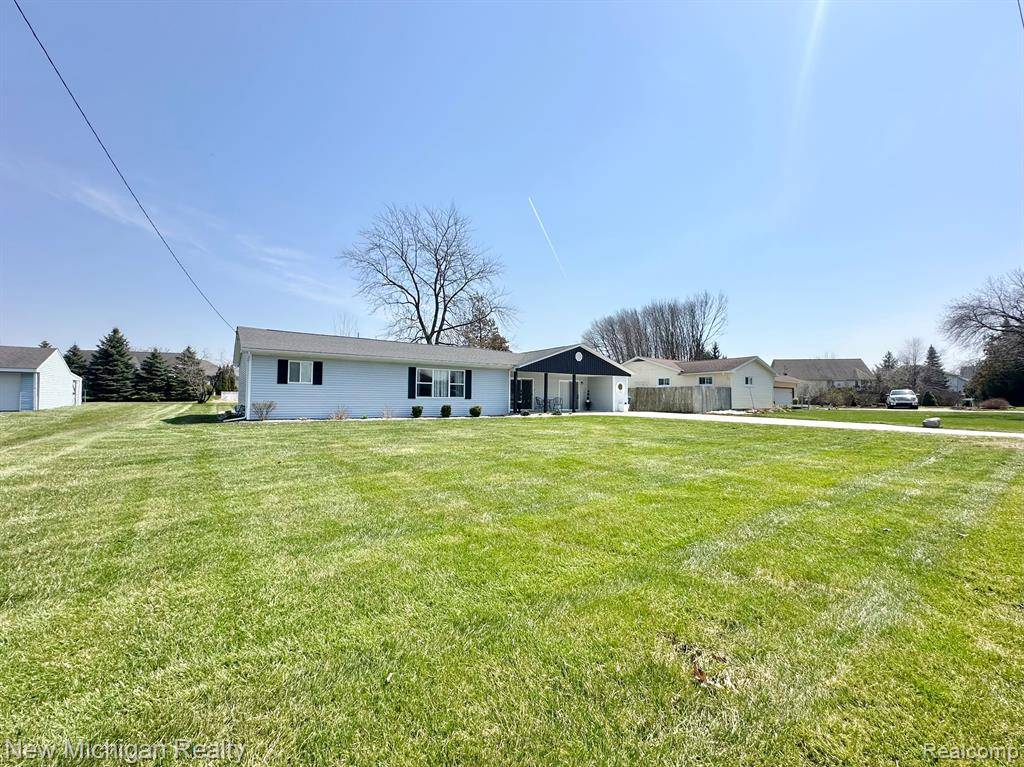 Fenton, MI 48430,12293 TORREY Road