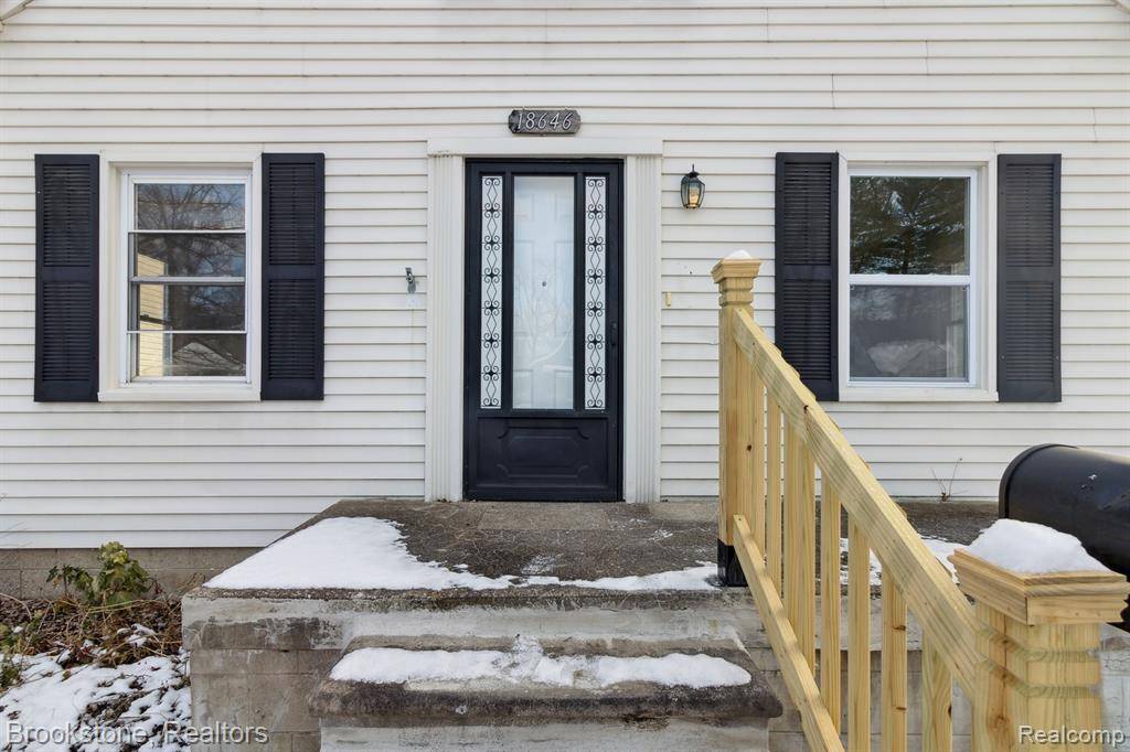 Redford, MI 48240,18646 Gaylord