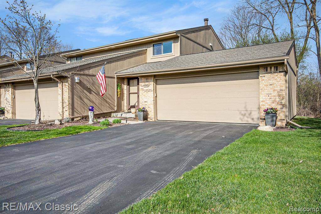 Waterford, MI 48329,4365 S MEADOW Drive