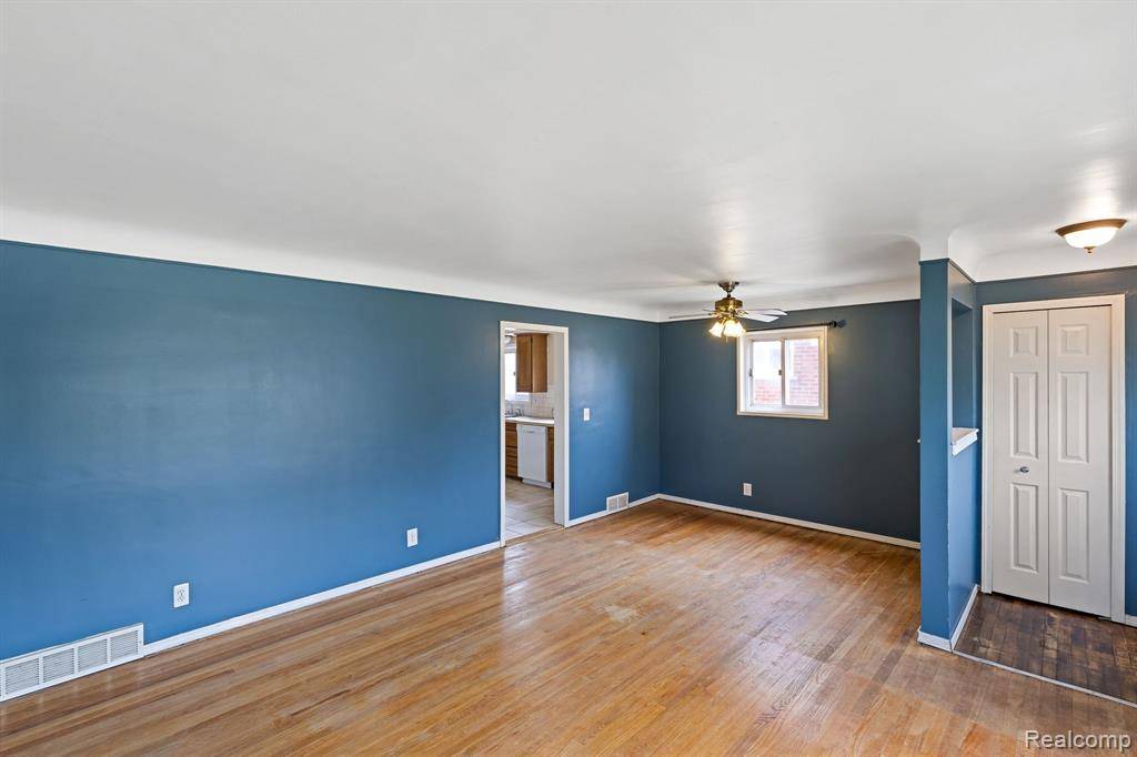 Westland, MI,31615 MACKENZIE Drive