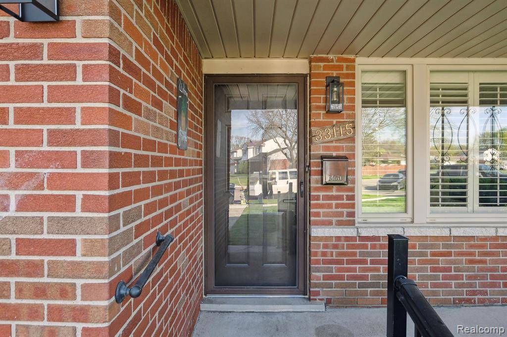 Sterling Heights, MI 48312,33115 CHATSWORTH Drive