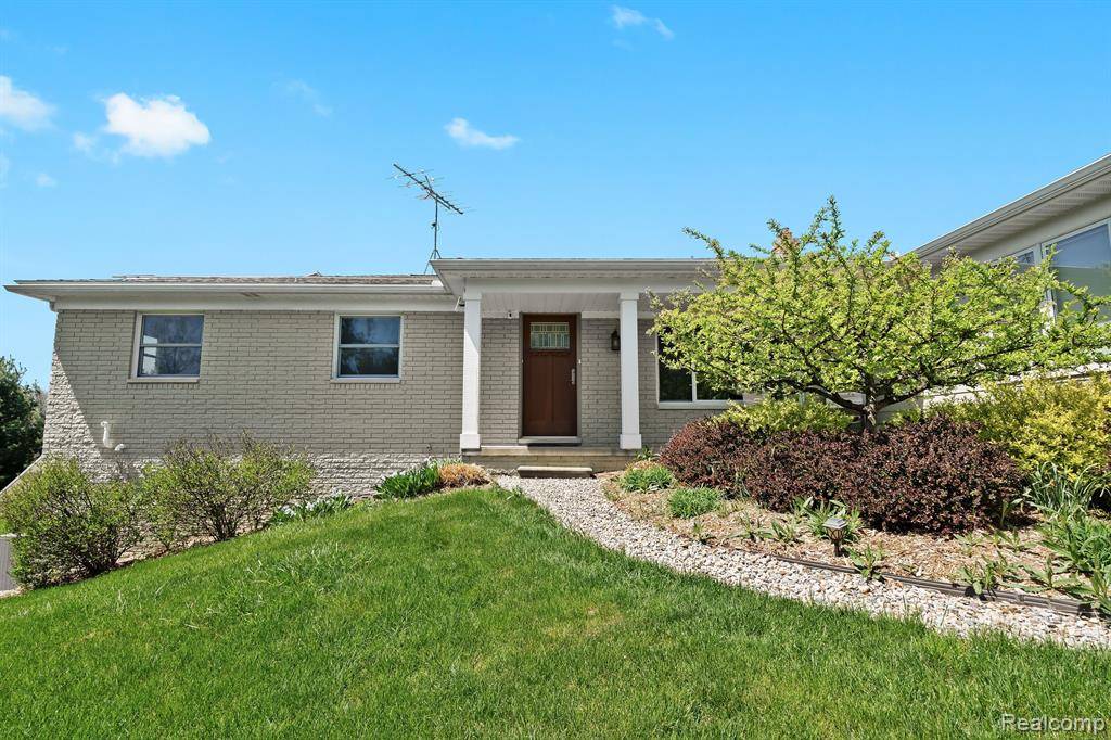 Brighton, MI 48114,5480 KENSINGTON Road