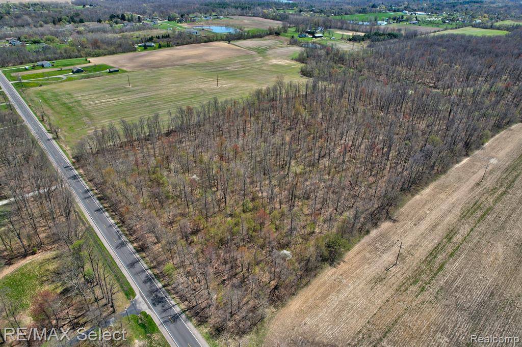 Fenton, MI 48430,1465 BALDWIN Road