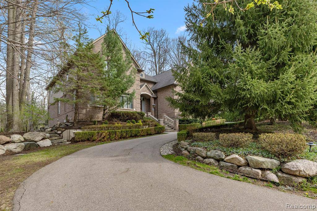 Northville, MI 48167,21480 LUJON Court