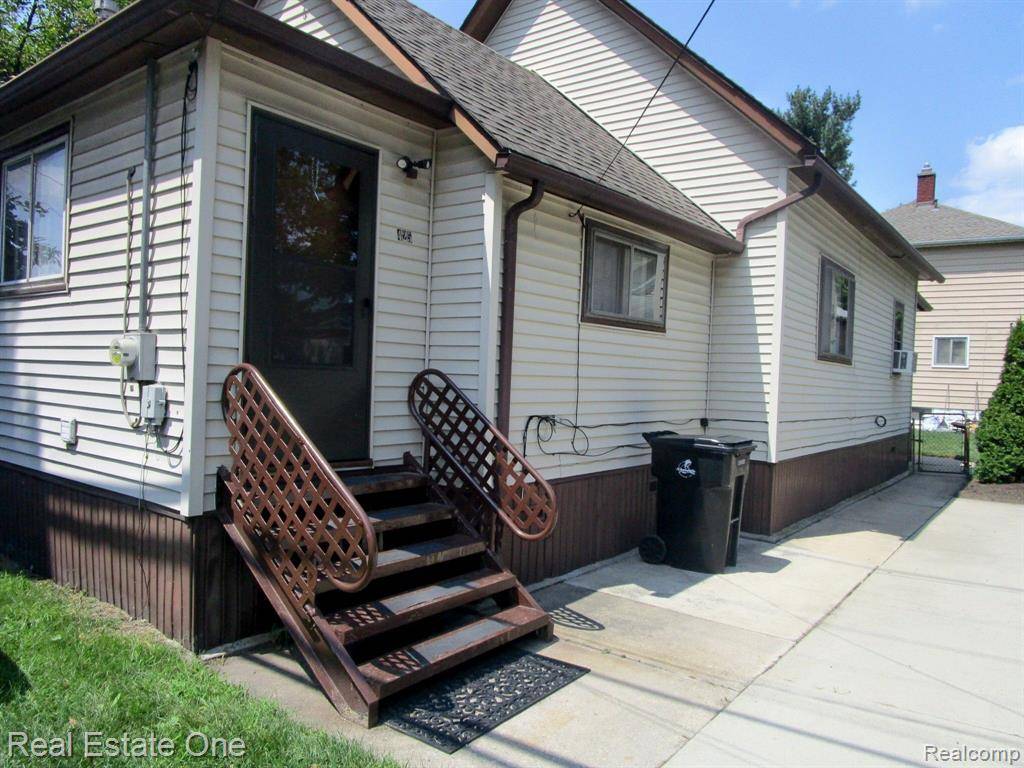 Wyandotte, MI 48192,421 POPLAR Street