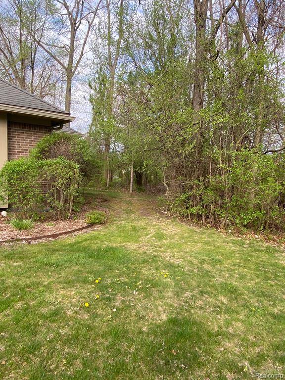 Farmington Hills, MI 48336,21268 SYCAMORE Court