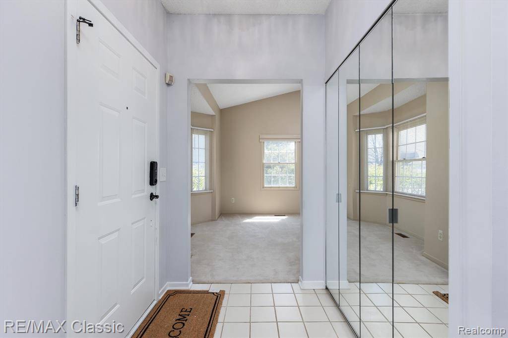 Novi, MI 48377,30701 SANDALWOOD Circle