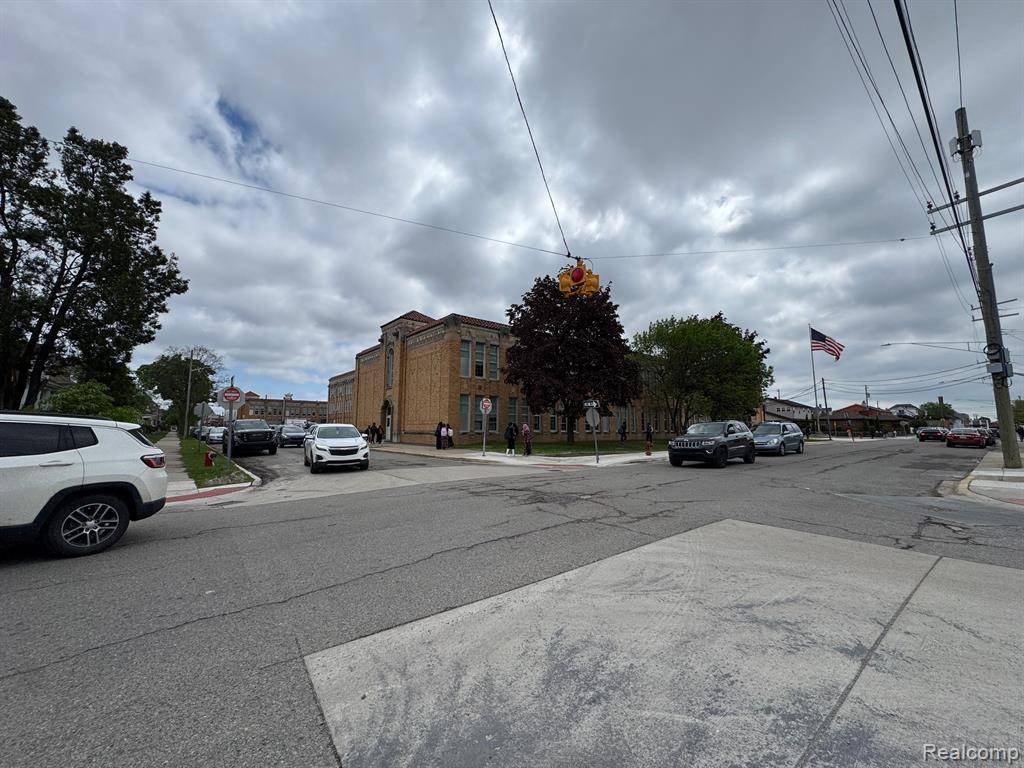 Hamtramck, MI 48212,11602 GALLAGHER Street